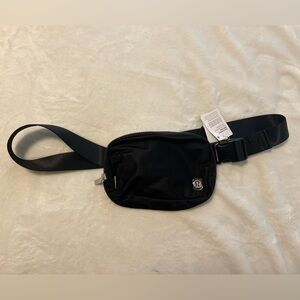 Lululemon everywhere belt bag black, new with tag